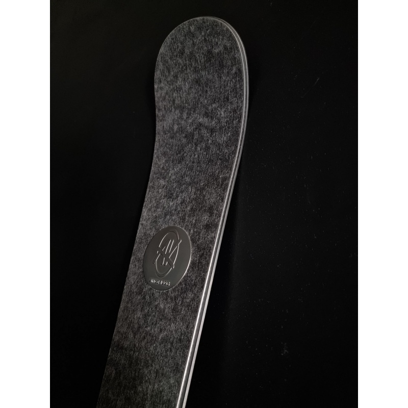 lyže Ak Ski skiN + vázání model 2025