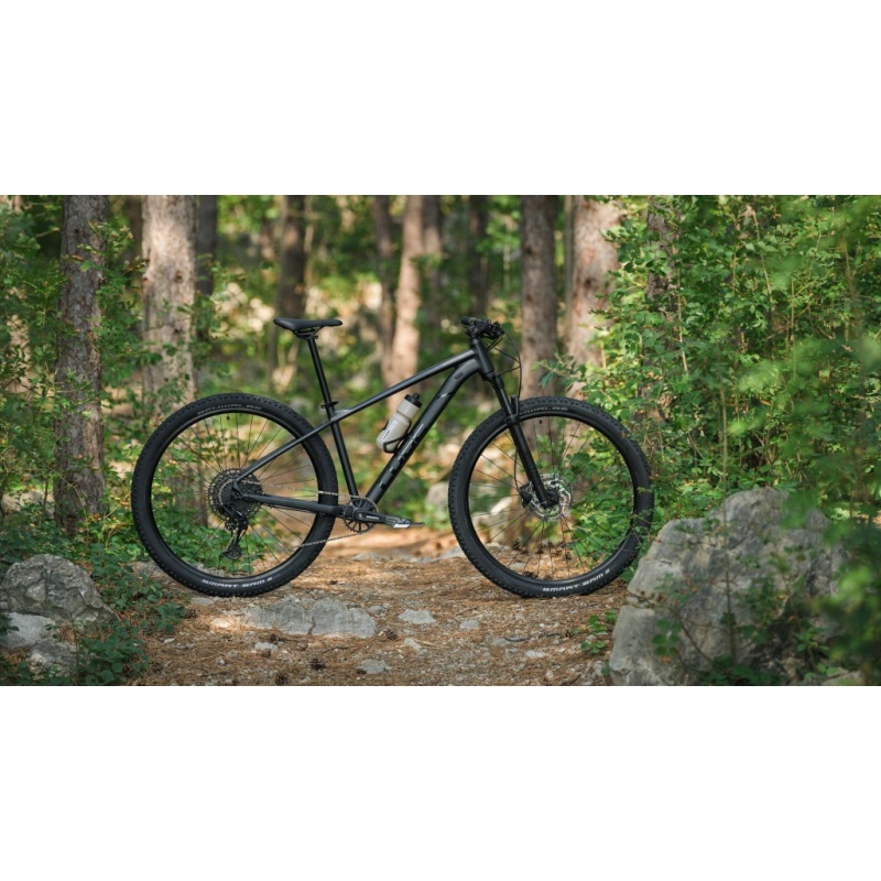 Horské kolo CUBE ATTENTION SLX 29" barva blackmetal´n´black model 2025