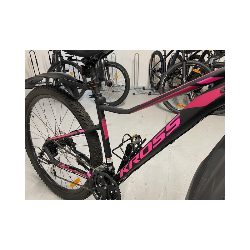 Bazarové kolo Kross Lea 6.0 velikost kol 29", rám 17" barva Black-Pink - najeto do 50km