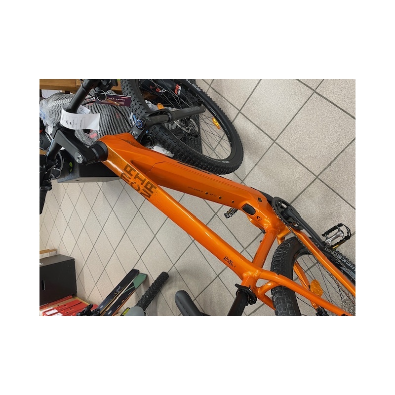 Horské elektrokolo KTM Macina Team 892 - Fresh orange (Black) model 2026