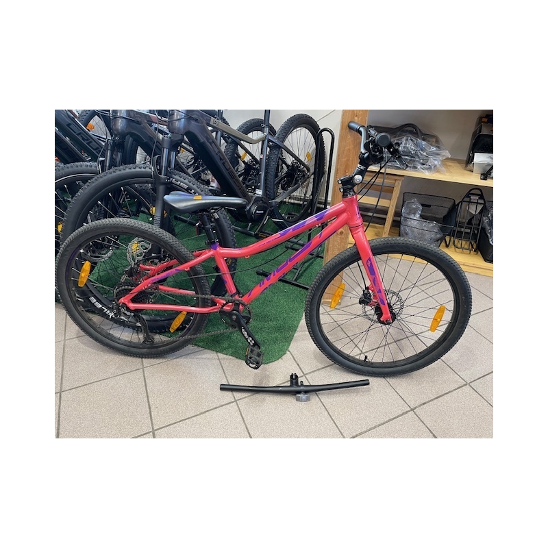 Bazarové dětské AMULET Youmster 24" váha 8,9 Kg