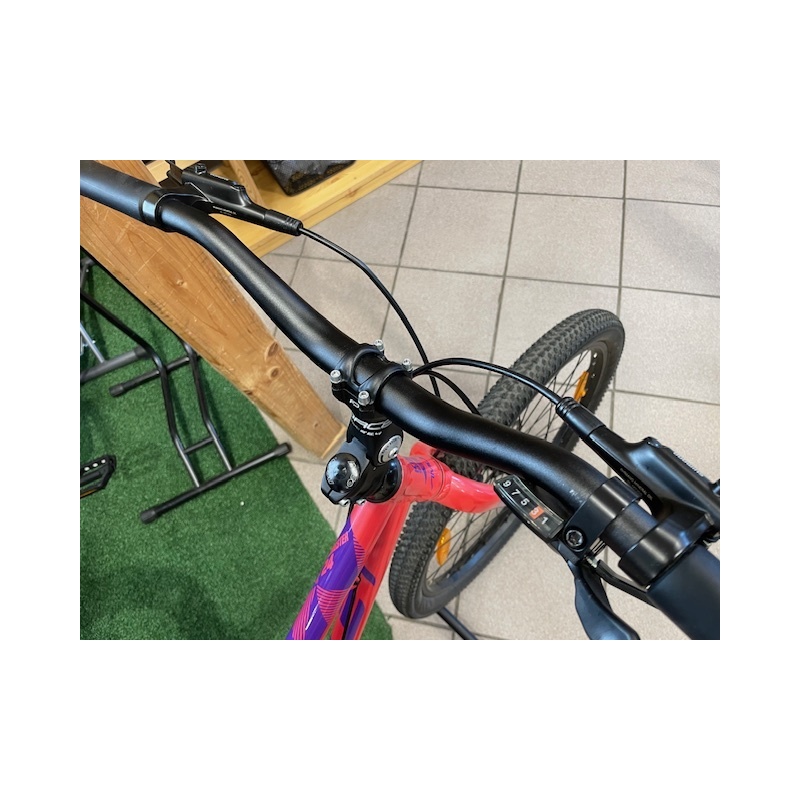 Bazarové dětské AMULET Youmster 24" váha 8,9 Kg