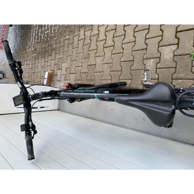 Bazarové trekové elektrokolo Leader Fox Venosa Lady, baterie 11,6Ah velikost 17"
