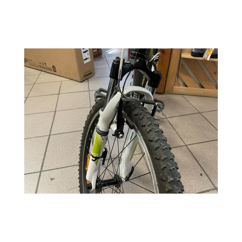 Bazarové dětské kolo Scott Scale 24"